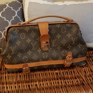 Faux louis Vuitton bag